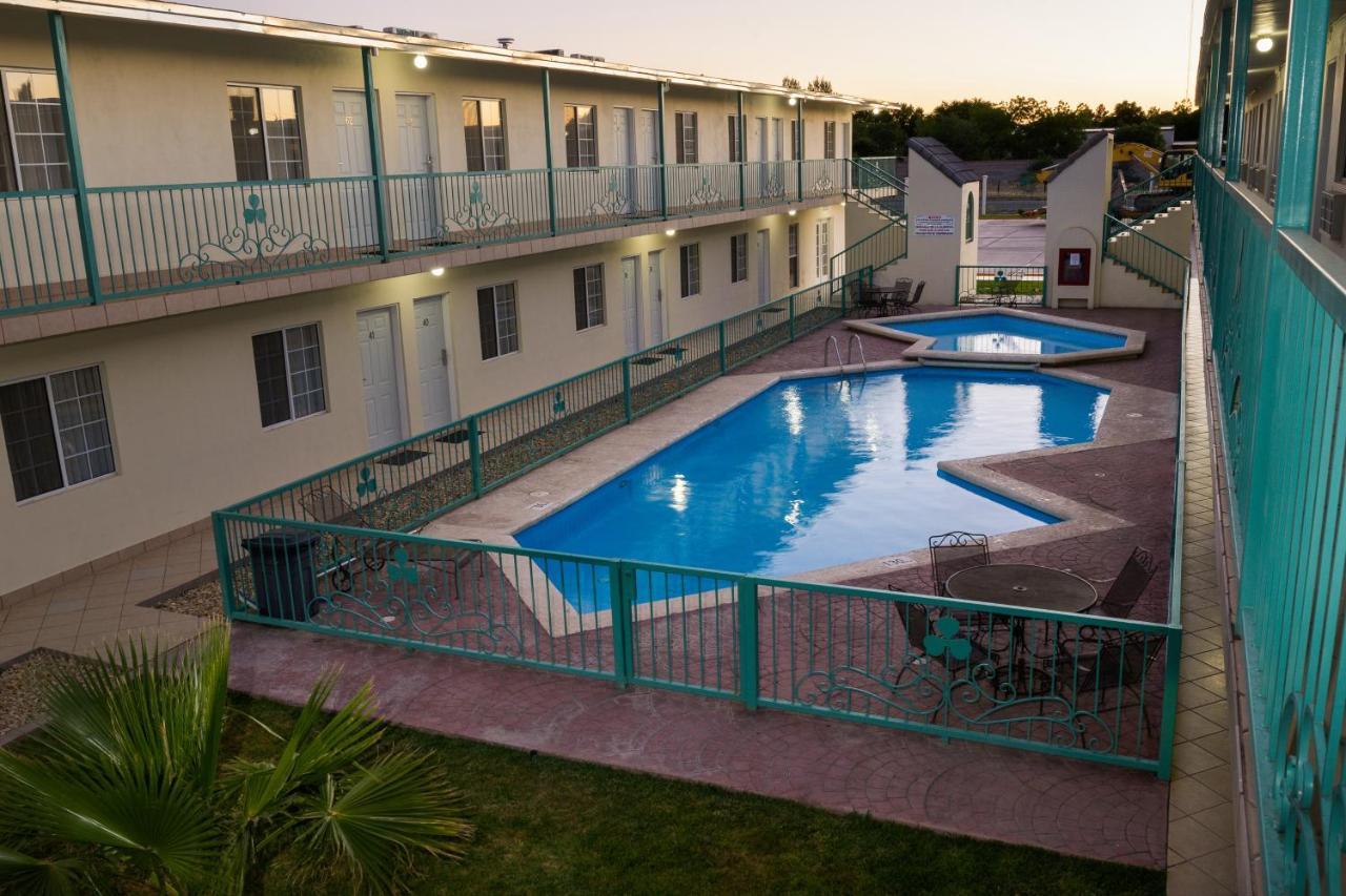 Hotel Trebol Inn Nuevo Casas Grandes Exterior photo